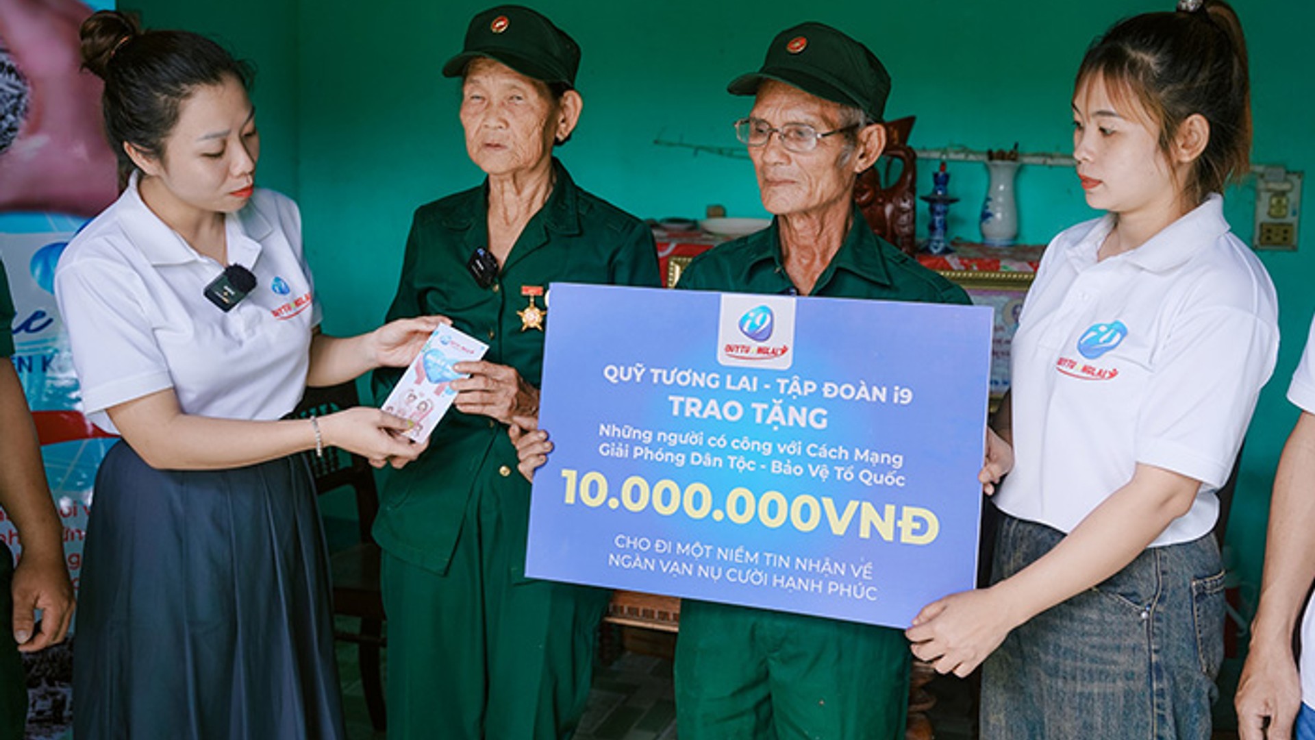 Hình ảnh đội ngũ hỗ trợ Zbet Me chuyên nghiệp